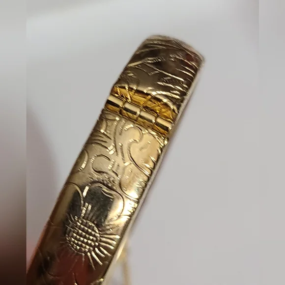 Vintage bracelet bangle etched flowers gold safety chain estate vtg Hong Kong - Picture 11 of 13